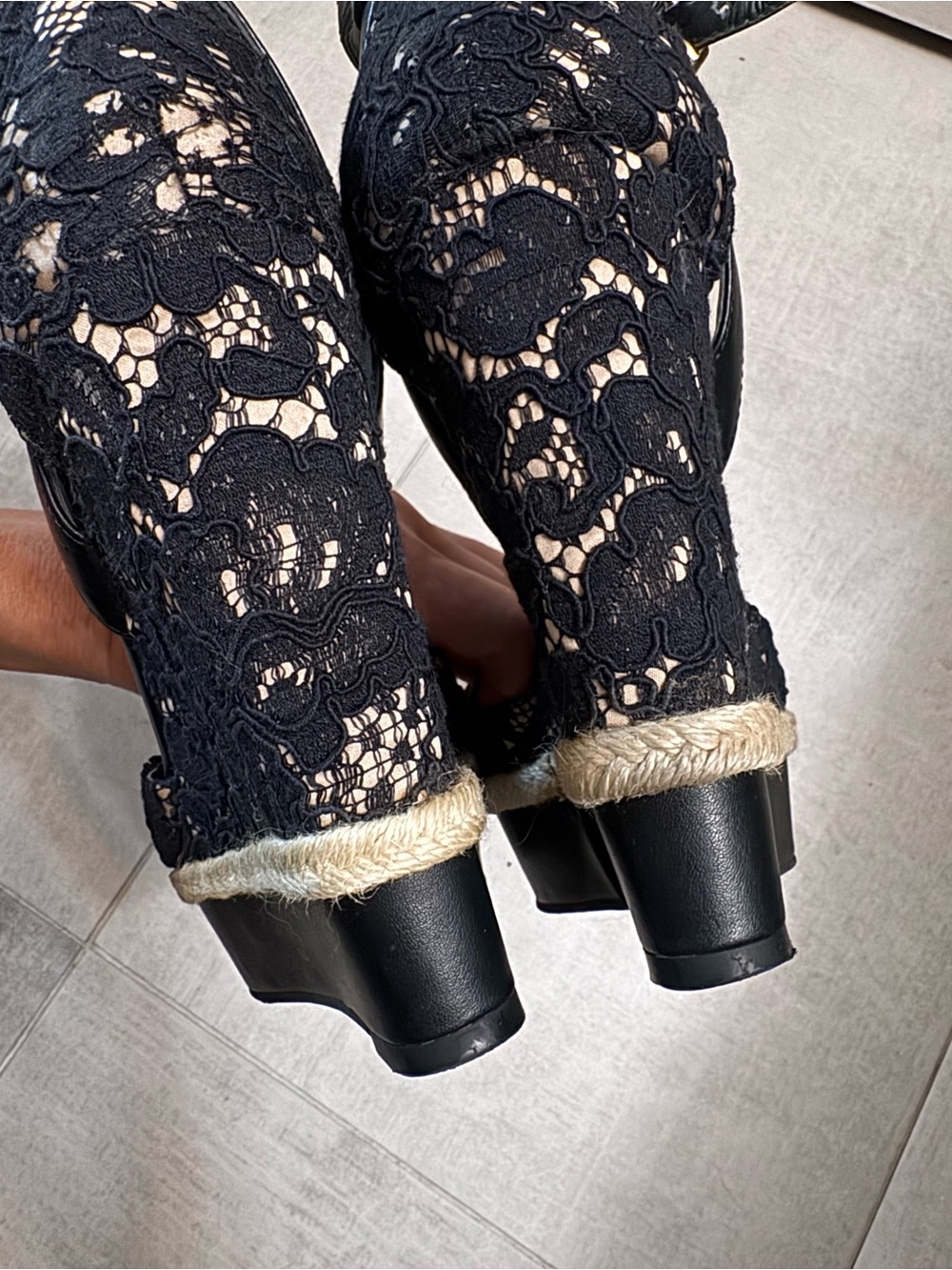 GUESS Black Lace Platform Wedge Sandals – Size 7M - Picture 8 of 8